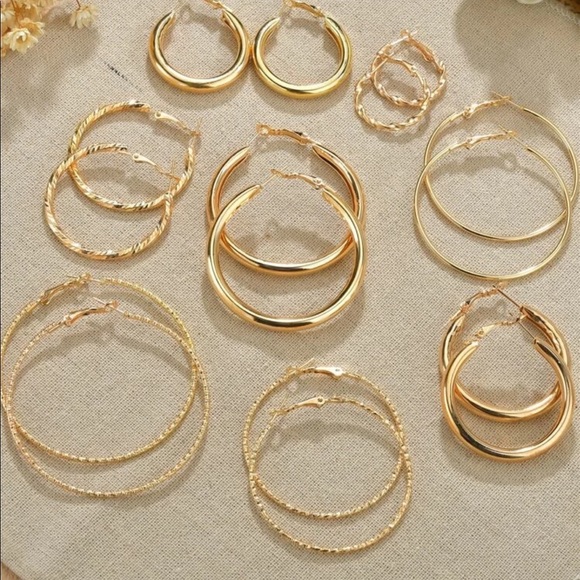 Jewelry - 8 pairs earrings